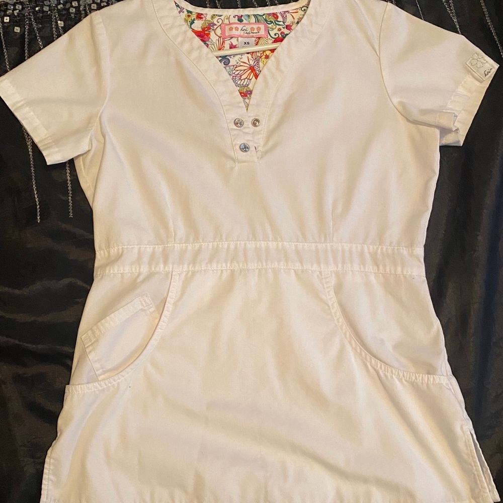 Koi scrub top